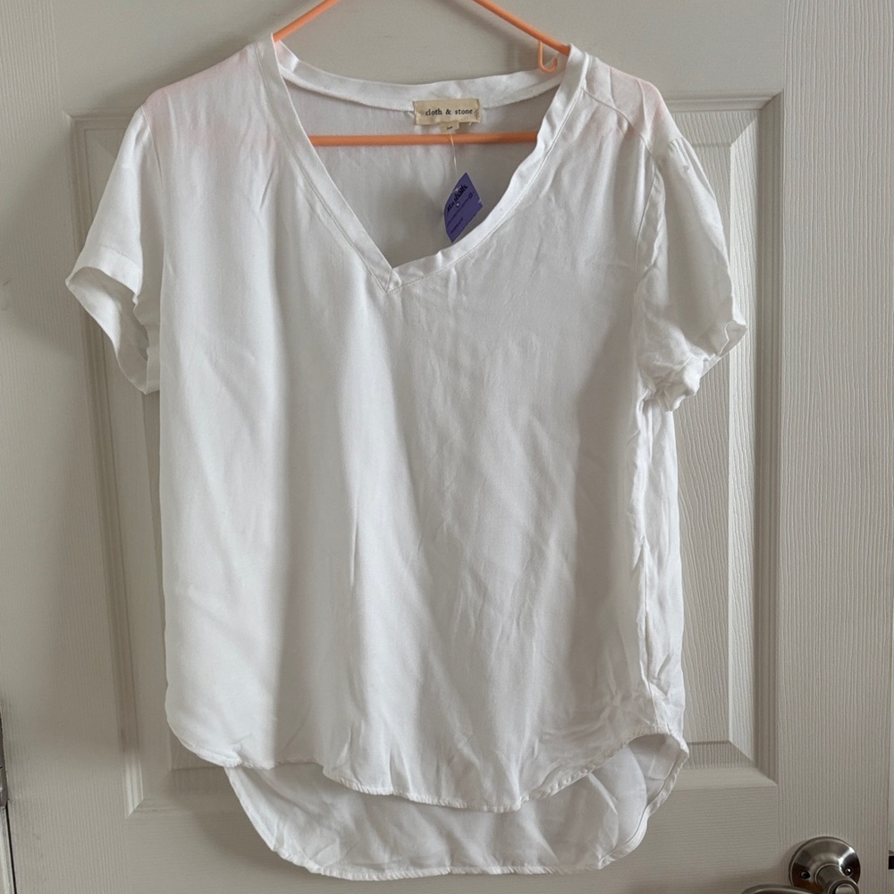 cloth & stone White V-Neck Short Sleeve Blouse with Hi-Low Hem